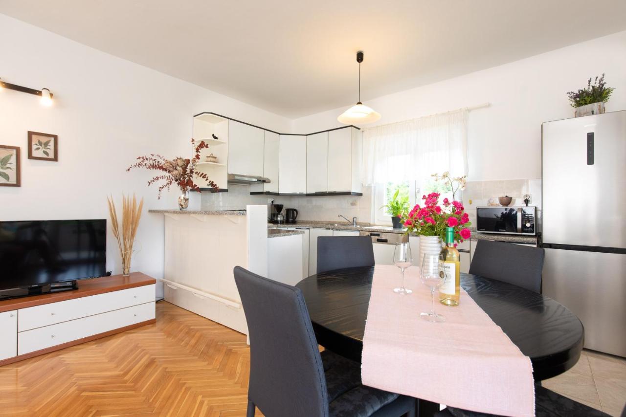 Apartments House Risika Εξωτερικό φωτογραφία