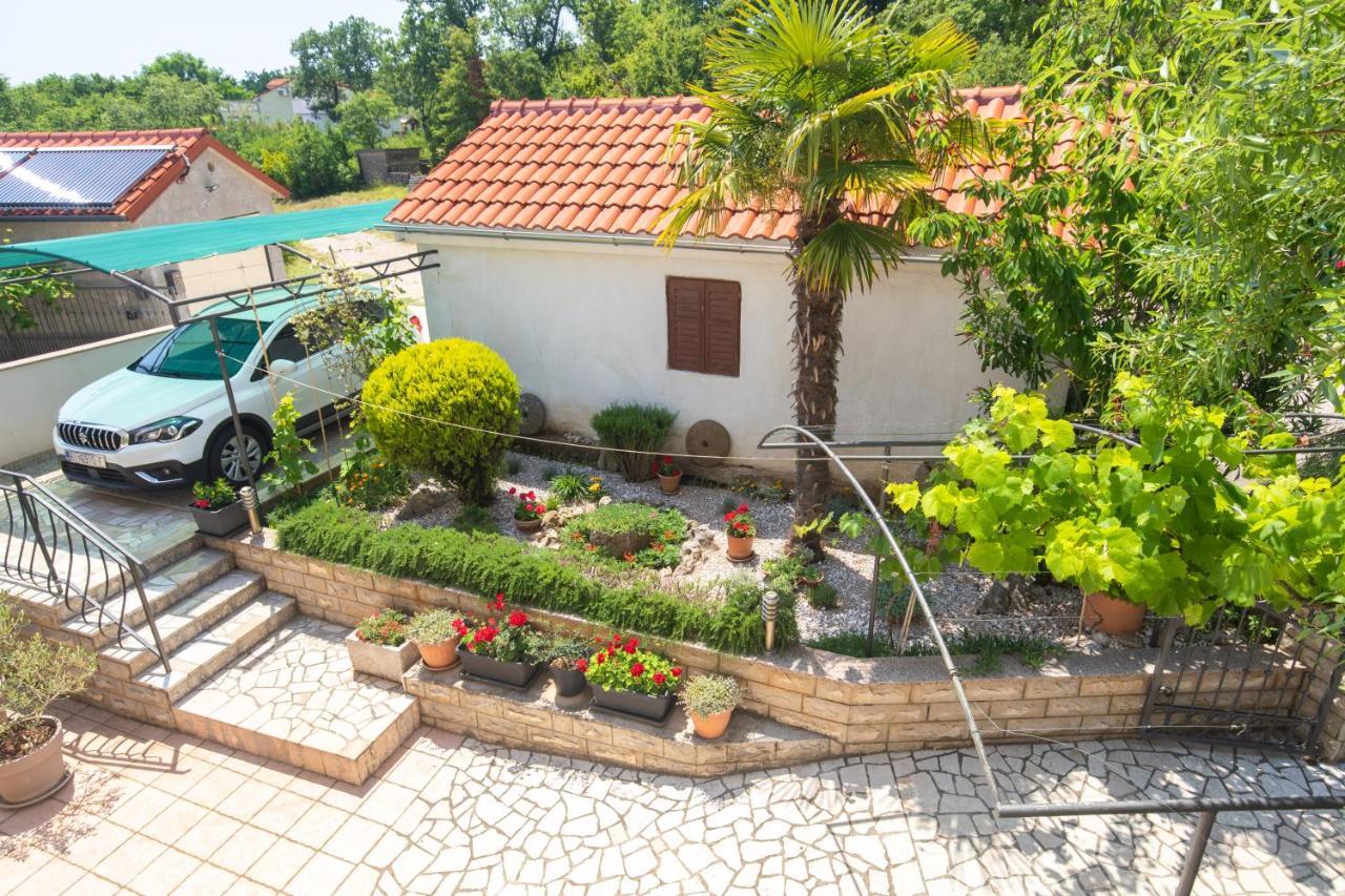 Apartments House Risika Εξωτερικό φωτογραφία